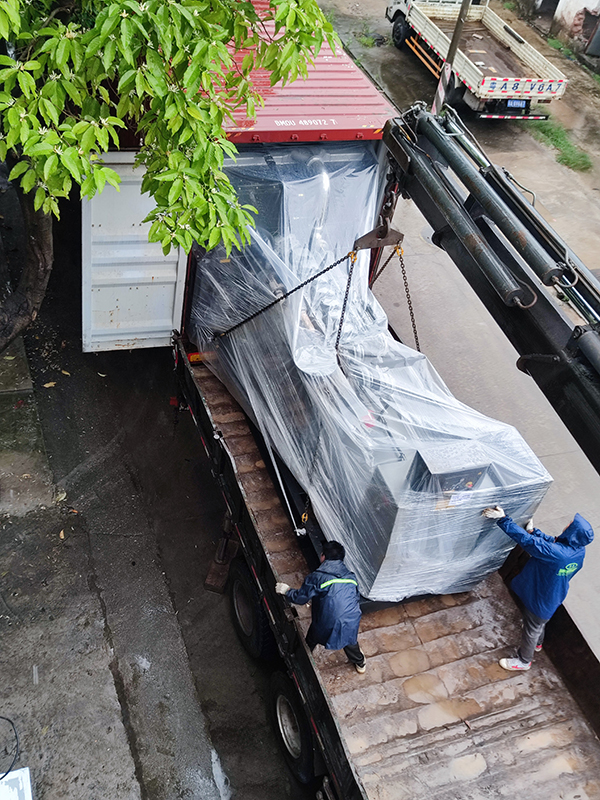 2 groupes électrogènes de secours de 1250 kVA pour un centre commercial en Thaïlande